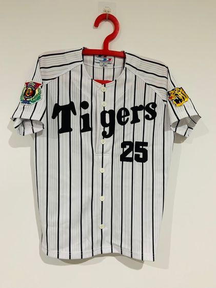 อื่นๆ แขนสั้น อื่นๆ อื่นๆ เสื้อเบสบอล Tiger งานปักหน้าหลัง แท้ 💯 size S วัดจริง ขนาด อก 20 ยาว 26.5 สภาพใหม่มาก ทรงสวย สกีนจม ผ้าบางนิ่มดีมากครับ หายากน่าสะสมครับ