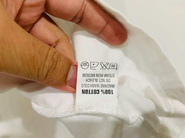 เสื้อยืด ETB แท้ 💯 size 3 วัดจริงขนาด อก 21.5 ยาว 27.5 สภาพใหม่มาก ลายสวย ผ้านิ่มดีมากครับ หายากน่าสะสมครับ รูปที่ 5