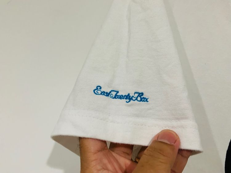 เสื้อยืด ETB แท้ 💯 size 3 วัดจริงขนาด อก 21.5 ยาว 27.5 สภาพใหม่มาก ลายสวย ผ้านิ่มดีมากครับ หายากน่าสะสมครับ รูปที่ 4