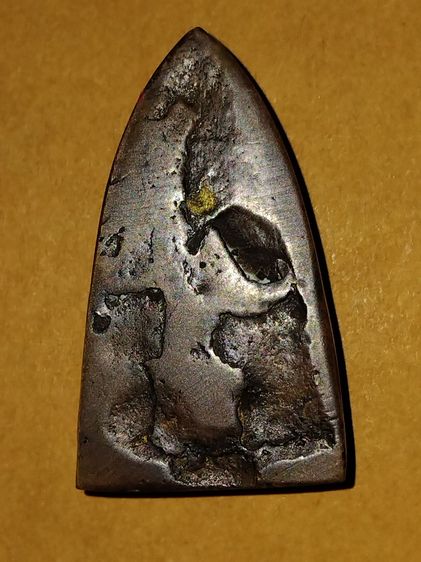 พระหลวงปู่ทวด หลังเตารีด พิมพ์ใหญ่ เนื้อนวะ ปี 2505 พิมพ์คม ตำหนิครบ ถูกพิมพ์ พระล่ำใหญ่ หนา มีคราบขี้เบ้า ผิวไฟเดิมๆ กลับดำ ตะไบสวย หลังมีจ