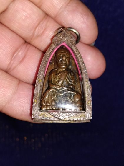 พระหลวงปู่ทวด หลังเตารีด พิมพ์ใหญ่ เนื้อนวะ ปี 2505 พิมพ์คม ตำหนิครบ ถูกพิมพ์ พระล่ำใหญ่ หนา มีคราบขี้เบ้า ผิวไฟเดิมๆ กลับดำ ตะไบสวย หลังมีจ รูปที่ 13