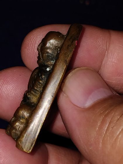 พระหลวงปู่ทวด หลังเตารีด พิมพ์ใหญ่ เนื้อนวะ ปี 2505 พิมพ์คม ตำหนิครบ ถูกพิมพ์ พระล่ำใหญ่ หนา มีคราบขี้เบ้า ผิวไฟเดิมๆ กลับดำ ตะไบสวย หลังมีจ รูปที่ 5