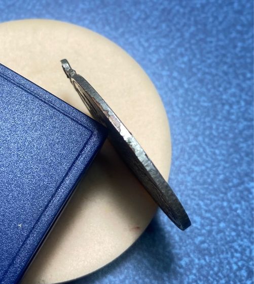 เหรียญเสือคู่ ลาภผล พูนทวี ลพ.สุด วัดกาหลง  รุ่น นพเก้า  เนื้อทองแดงกะไหล่เงิน  โค้ดยันต์อุ  ออกวัดกาหลง ปี 20    P 465 รูปที่ 8