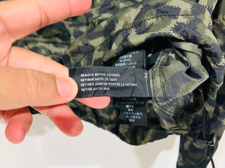 เสื้อแจ็คเก็ตผ้าร่ม COACH มีหมวกคลุม แท้ 💯 size M อก 22.5 ยาว 27 นิ้ว สภาพใหม่มาก ทรงสวย ลายสวย ดีเทลกระเป๋าดี เนื้อผ้าดีหายากน่าสะสมครับ รูปที่ 9