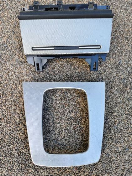 ชุดที่เขี่ยบุหรี่และครอบคันเกียร์ แบบสีเงิน Audi A4 B6 ปี01-06 เก่านอก และ ช่องจุดบุหรี่สีครีม A4 B6 