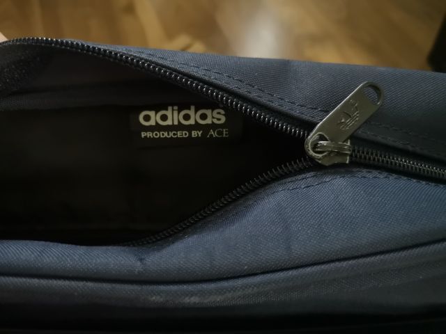 ขายกระเป๋าสะพายข้างผ้าไนลอนกันน้ำADIDAS สีกรม รูปที่ 4