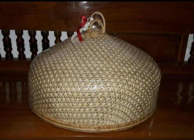 223 ฝาชี,  ฝาชีหวายลายดอกพิกุล