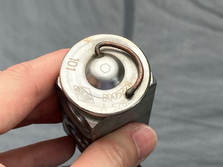 วาล์วแอร์ MINI Cooper R50 R52 R53 ของแท้มือสอง made in France 🇫🇷 Part no 667938B ใช้ได้ปกติ ติดกับท่อตู้แอร์ หรือคอยเย็น รูปที่ 8