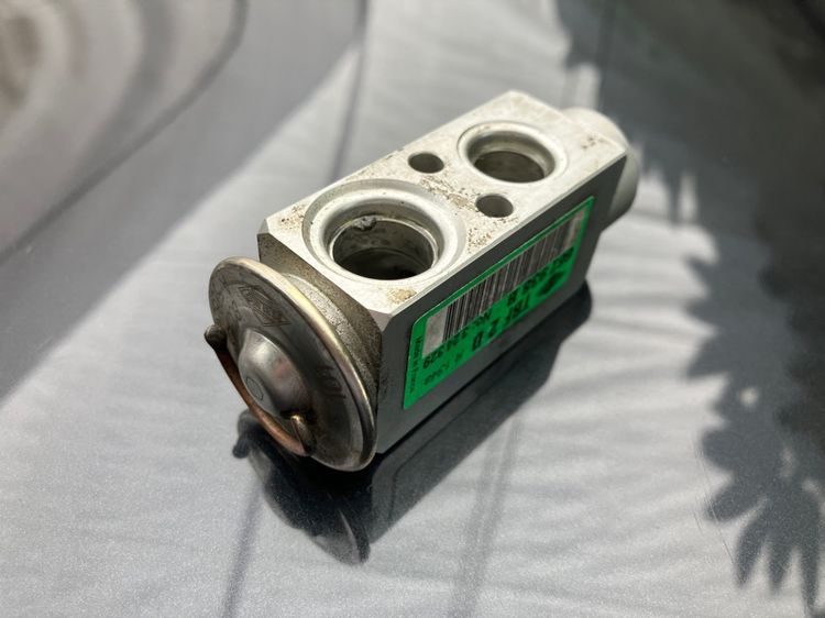 วาล์วแอร์ MINI Cooper R50 R52 R53 ของแท้มือสอง made in France 🇫🇷 Part no 667938B ใช้ได้ปกติ ติดกับท่อตู้แอร์ หรือคอยเย็น