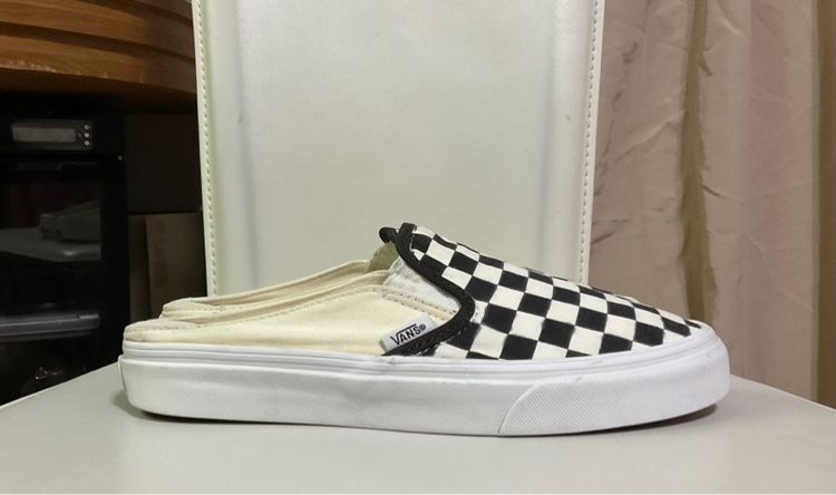 รองเท้าผ้าใบเปิดส้น Vans รูปที่ 2