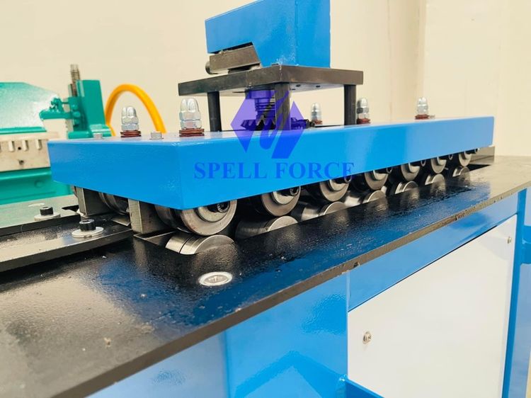 เครื่องรีดตะเข็บ Lock former รูปที่ 2