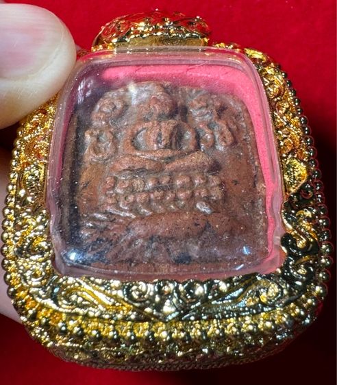 หลวงพ่อปาน วัดบางนมโค กทม. เพราะเครื่องเนื้อดิน รูปทรงเหลี่ยม พิมพ์สมเด็จประทับเม่น เลี่ยมกรอบทองลงยาพร้อมใช้ รูปที่ 6