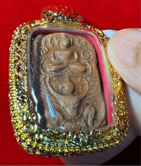 หลวงพ่อปาน วัดบางนมโค กทม. พระเครื่องเนื้อดินรูปทรงห้าเหลี่ยม พิมพ์สมเด็จประทับบนครุฑ ในเลี่ยมทองลงยาพร้อมใช้ รูปที่ 9