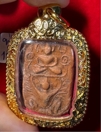 หลวงพ่อปาน วัดบางนมโค กทม. พระเครื่องเนื้อดินรูปทรงห้าเหลี่ยม พิมพ์สมเด็จประทับบนครุฑ ในเลี่ยมทองลงยาพร้อมใช้ รูปที่ 10