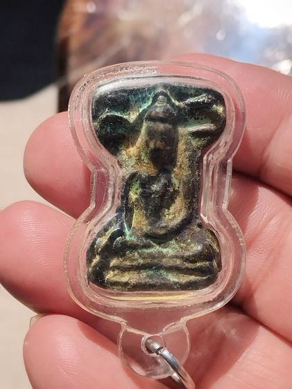 พระมเหศวร เนื้อชิน สองหน้า อายุเก่าแก่กว่า 600 ปี ผิวเดิม มีน้ำหนัก พิมพ์คม แท้ แปลก สวยมาก หายากมากๆๆ เลี่ยมเดิม ไม่รู้กรุ พระคาถาทเยสันตาจ รูปที่ 3