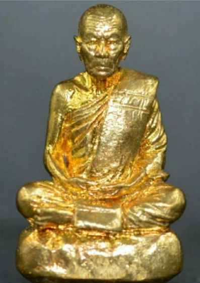 รูปเหมือนนั่งภูเขาก้นอุดผงฝังตะกรุดจีวร เส้นเกษา ล.ป.สิงห์ วัดสีหะลำดวน จ.สุรินทร์ ปี2557รุ่นบารมี87ปี เนื้อทองเหลีอง