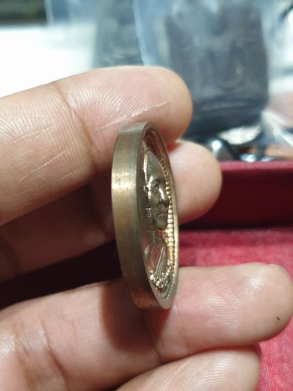 เหรียญหลวงพ่อมาลัย วัดบางหญ้าแพรก สมุทรสงคราม เนื้อนวะ สภาพสวยแชมป์ หายาก รูปที่ 4