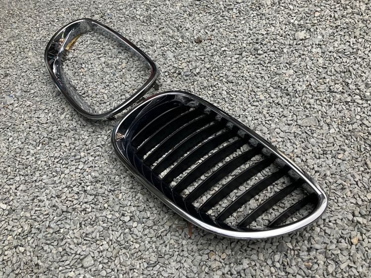 กระจังหน้า BMW E60 520i 525i 520d 523i ของแท้ มือสอง รูปที่ 2