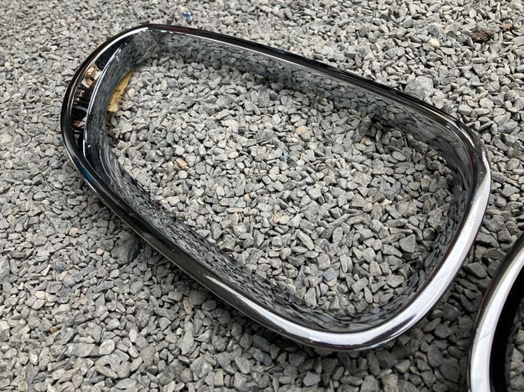 กระจังหน้า BMW E60 520i 525i 520d 523i ของแท้ มือสอง รูปที่ 6