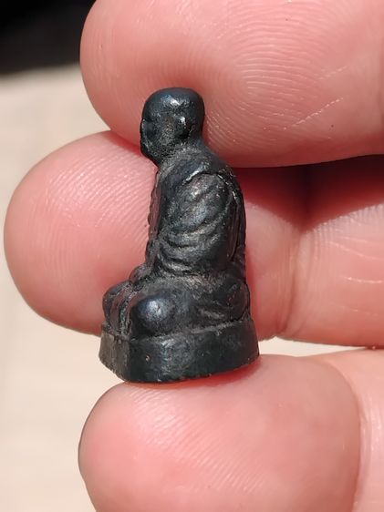 รูปเหมือน หลวงพ่อพันธ์ วัดบางสะพาน จ.พิษณุโลก พิมพ์เล็ก รุ่นแรกๆ ปี 251x เนื้อนวะ พระผิวแห้งๆ ขนาดประมาณ 1 ซม องค์นี้สภาพสวยๆ หายากมากๆ หลวง รูปที่ 3