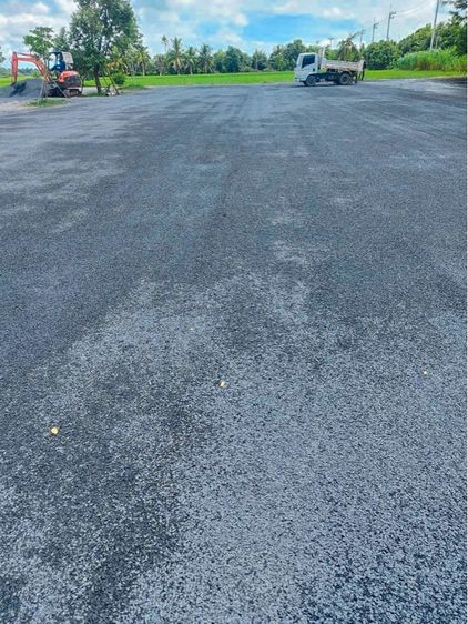 ปูยางกันฝุ่น ปูยางมะตอย รับเหมาปูยางมะตอย พื้นพร้อมตารางเมตรละ90บาท รูปที่ 11