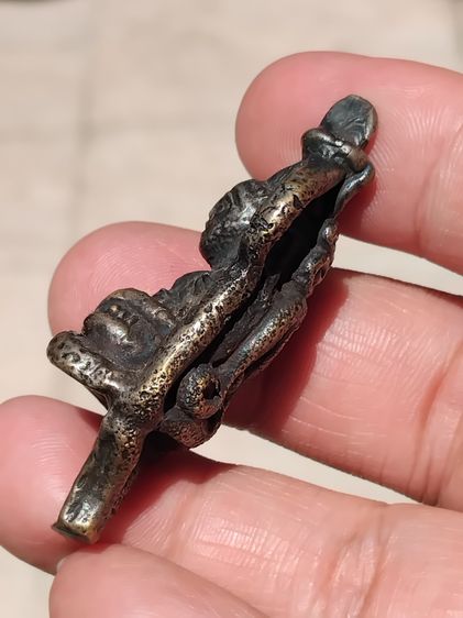 พระอุปคุตยันต์ยุ่ง เนื้อสัมฤทธิ์ พิมพ์คม ชัด สวยงาม ลอยองค์ขนาดห้อยคอ เด่นด้าน เงินทอง โชคลาภ ของแท้ เก่า หายาก รูปที่ 3