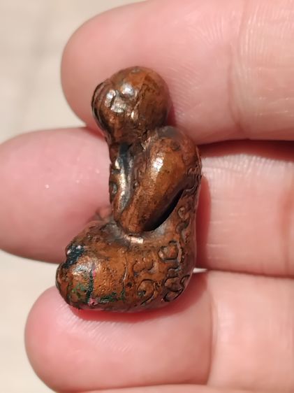 พระปิตตา เนื้อทองผสม หลวงพ่อครน วัดบางแซะ ผิวสองสี สวยมาก เก่า แท้ แปลก หายาก พระปิดตาใหญ่ประมาณ โคนนิ้วชี้ เป็นเนื้อทองผสม ทองคำ เงิน นาก แ รูปที่ 3