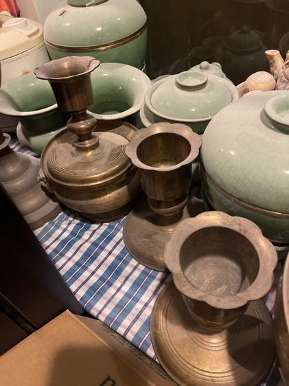 แจกันใส่เทียน 3 ชิ้น ทองเหลืองเก่า น้ำหนักดี คู่ใหญ่สูง ๘ นิ้ว อันเล็กสูง 6 นิ้ว รูปที่ 3