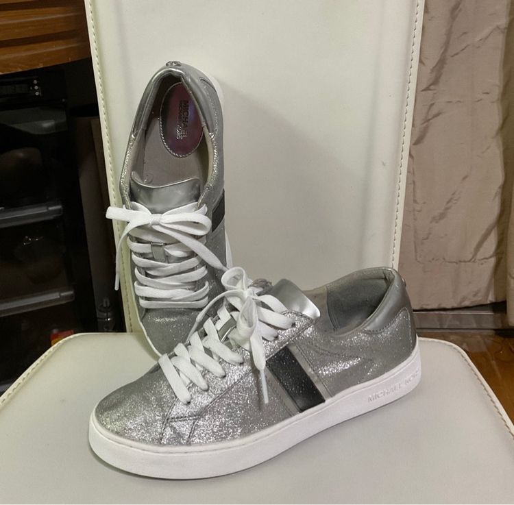 รองเท้าผ้าใบ Michael Kors รูปที่ 18