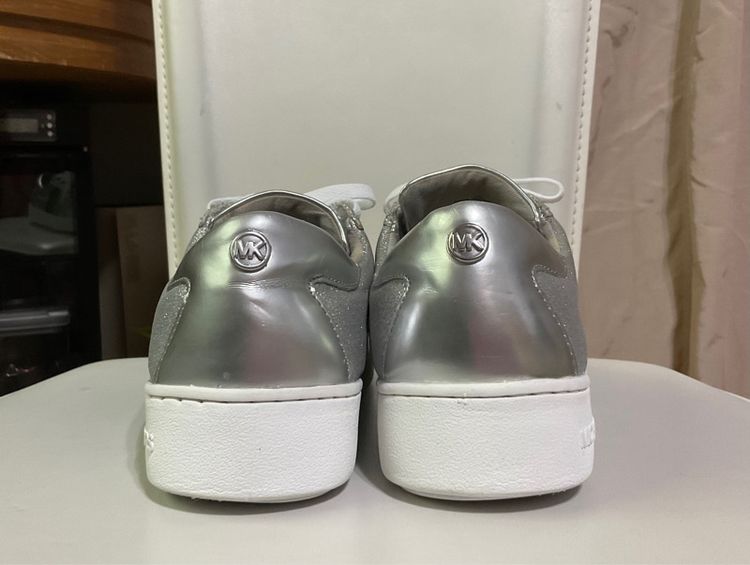 รองเท้าผ้าใบ Michael Kors รูปที่ 5