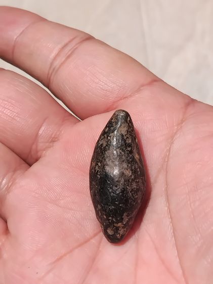 ตะกรุดลูกปืน ฝังตะกรุดทองคำ จารมือ ขนาด 3 cm. เนื้อทองเหลือง ตะกรุดดอกสั้นอ้วน เดิมๆ อย่างสวย สมบูรณ์ เก่า แท้ หายาก ไม่รู้ที่ พุทธคุณครบเคร รูปที่ 3