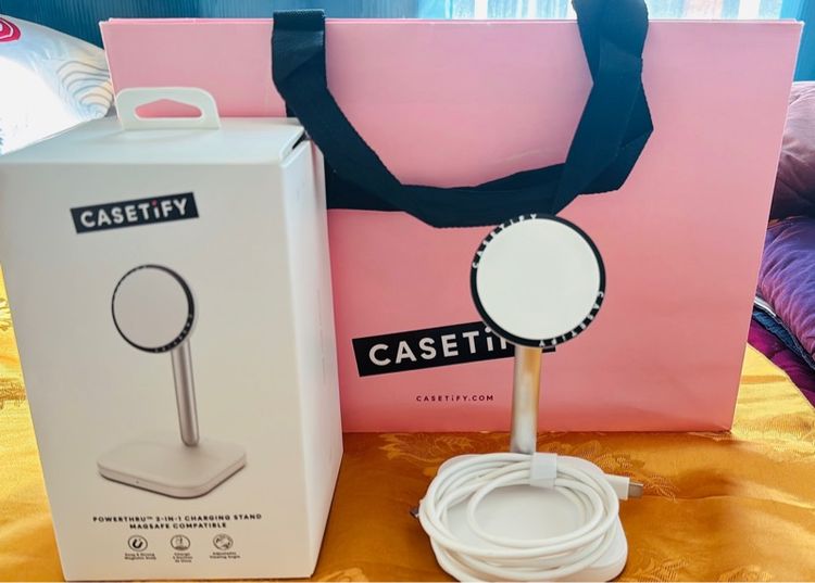 casetify แบบ 2-in-1 Charging Stand Mag Safe Compatible - White รูปที่ 11