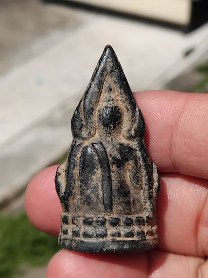 พระพุทธชินราช ลอยองค์ เนื้อดินเผา สีดำ วัดสระสี่เหลี่ยม จังหวัดพิษณุโลก เนื้อแห้ง เหี่ยว เก่าๆ สวยมาก หายาก  รูปที่ 2