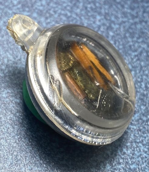 สร้อยตระกรุด ตลับสีผึ้ง หลวงพ่อจง วัดหน้าต่างนอก  จ.อยุธยา     P 592 รูปที่ 7