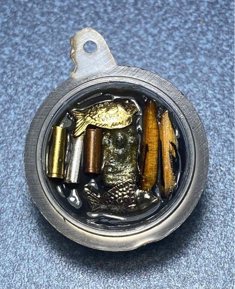 สร้อยตระกรุด ตลับสีผึ้ง หลวงพ่อจง วัดหน้าต่างนอก  จ.อยุธยา     P 592 รูปที่ 4