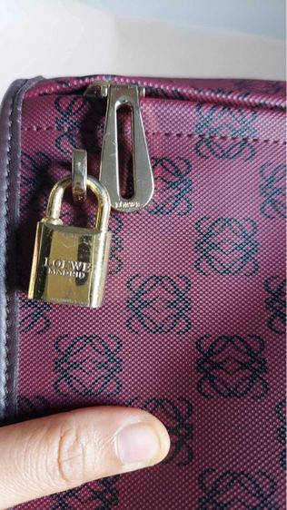 กระเป๋าสะพาย Loewe ลายแบรนด์ รูปที่ 13