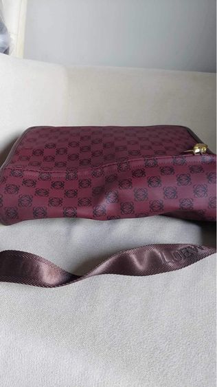 กระเป๋าสะพาย Loewe ลายแบรนด์ รูปที่ 4