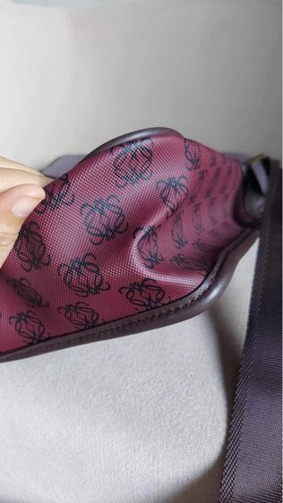 กระเป๋าสะพาย Loewe ลายแบรนด์ รูปที่ 15