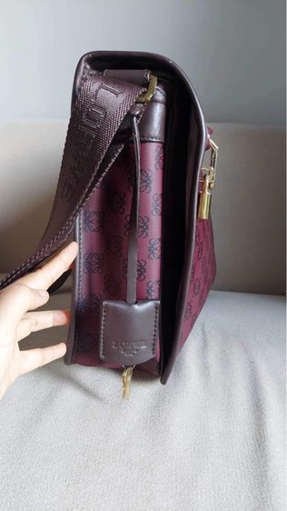กระเป๋าสะพาย Loewe ลายแบรนด์ รูปที่ 5