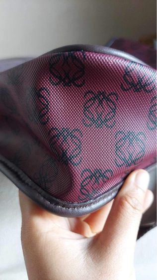 กระเป๋าสะพาย Loewe ลายแบรนด์ รูปที่ 16