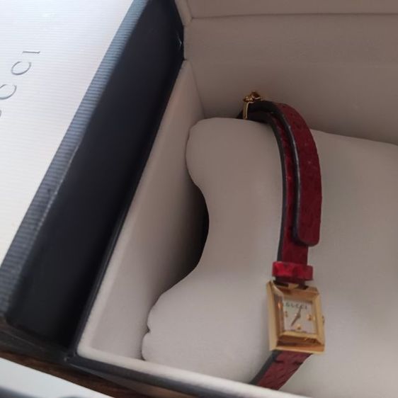 Used like very new Gucci watch รูปที่ 3