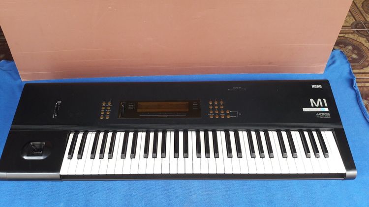 คีย์บอร์ด Korg M1 (12)