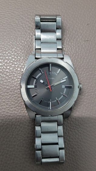 นาฬิกาGuess Marina W1025L1 ตัวเรือนทำจาก Stainless Steel หน้าปัดสีครีม คุณสมบัตินาฬิกา ประกอบด้วยฟังก์ชั่นวันที่, สัปดาห์ กันน้ำได้ลึก50เมตร รูปที่ 6
