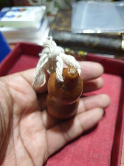 น้ำเต้า วัตถุมงคล ไม่ทราบสำนัก สภาพเก่าพอสมควร ลักษณะดี บนล่าง มีขนาดใกล้เคียงกัน จนเป็นเลข 8 เลขมงคล เสริมดวง เสริมลาภ ขนาดกะทัดรัด  หายาก รูปที่ 8