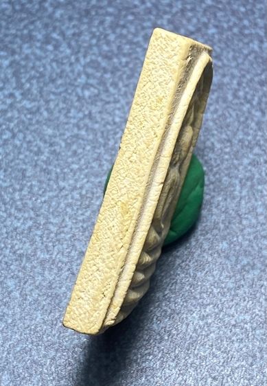 พระสมเด็จปรกโพธิ์ พิมพ์สดุ้งกลับ ขอบเดียว  เอวเล็กนิยม   หลวงพ่อวัดเขาตะเครา  จ.เพชรบุรี  พิมพ์ใหญ่ รุ่น 2   ปี 2516     P 598 รูปที่ 9