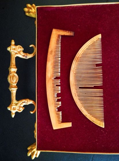 หวีเก่าโบราณเนื้อแท้ธรรมชาติ 2 ชิ้น3800- รูปที่ 2