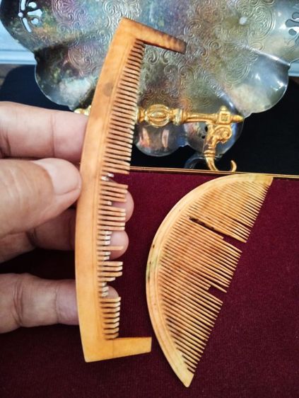 หวีเก่าโบราณเนื้อแท้ธรรมชาติ 2 ชิ้น3800- รูปที่ 4