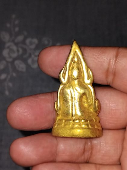 หล่อโบราณ พระพุทธชินราชอินโดจีน จ.พิษณุโลก พิมพ์หน้านางสังฆาฎิยาว ตอก 3 โค๊ตชัดๆ ปี 2485 เนื้อทองผสมแก่ทอง องค์นี้หล่อได้สวย สมบูรณ์ดีมาก ผิ รูปที่ 2