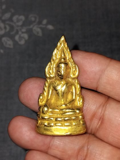 หล่อโบราณ พระพุทธชินราชอินโดจีน จ.พิษณุโลก พิมพ์หน้านางสังฆาฎิยาว ตอก 3 โค๊ตชัดๆ ปี 2485 เนื้อทองผสมแก่ทอง องค์นี้หล่อได้สวย สมบูรณ์ดีมาก ผิ