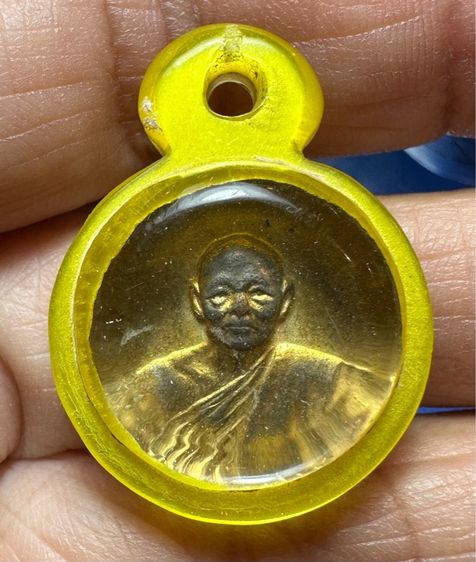 เหรียญหลวงพ่อแพ รุ่นดอกพิกุล (หน้าตรง) รุ่นแรก กะไหล่ทอง เลี่ยมโบราณ วัดพิกุลทอง จ.สิงห์บุรี รูปที่ 6
